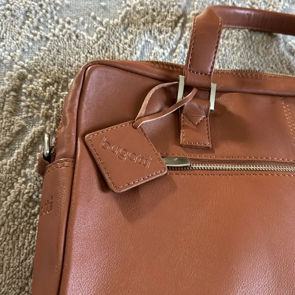 BUGATTI MANHATTAN LEATHER SLIM 15.6
